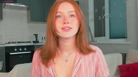 Snapshot of stacyfoxi chatting on December 14, 6:30 am stacyfoxi online show from December 14, 6:30 am