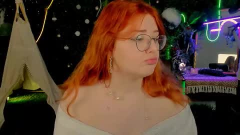 Snapshot of stacyjensen chatting on February 20, 9:43 am Stasey online show from February 20, 9:43 am