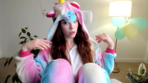 Snapshot of stacyluxxe chatting on December 20, 5:09 pm Stacy online show from December 20, 5:09 pm