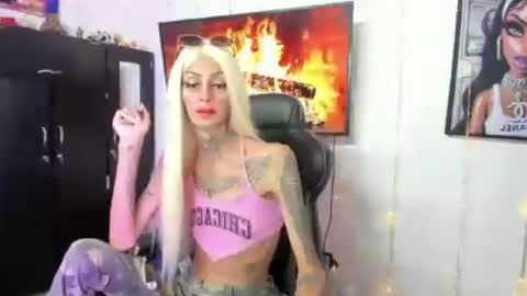 Snapshot of stacymalibuxx chatting on July 29, 7:45 pm stacymalibuxx online show from July 29, 7:45 pm