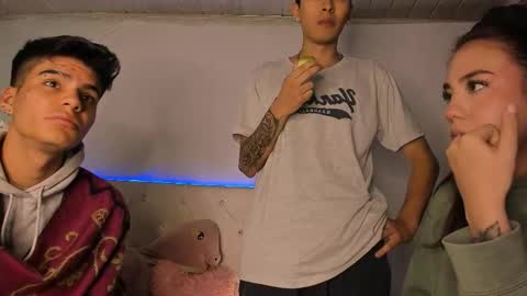 Stand and Rose online show from February 15, 5:04 am