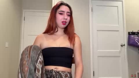 Snapshot of stara_dreams chatting on January 13, 5:29 pm Stara Winters online show from January 13, 5:29 pm