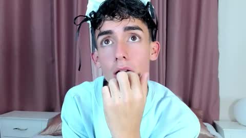 Ethan online show from December 22, 1:19 pm