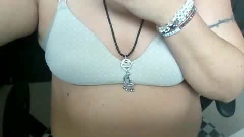 starella___saxxxton online show from January 8, 4:31 pm