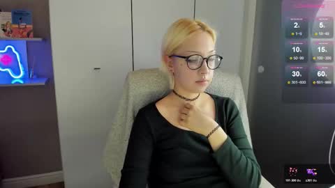 Snapshot of starelli chatting on March 27, 7:25 am Kate online show from March 27, 7:25 am