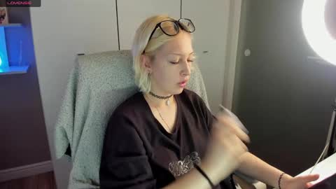 Kate online show from May 15, 8:38 pm