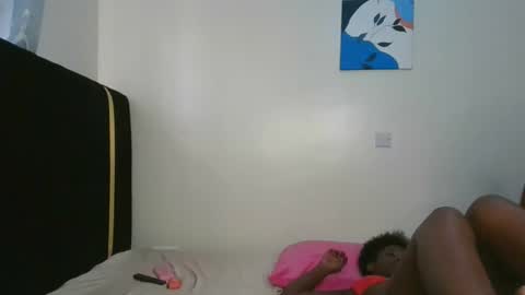 lia online show from November 28, 8:28 am