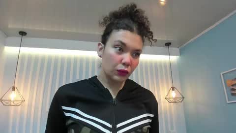 Snapshot of starkjoness chatting on October 24, 12:01 pm Stark Jones online show from October 24, 12:01 pm