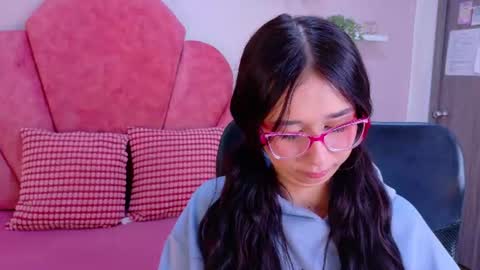 M O O N  online show from July 23, 2:53 am