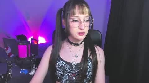 Star Aura online show from March 25, 9:54 pm