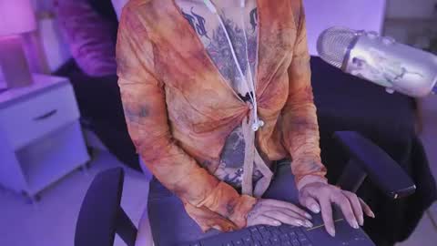Yoko online show from July 29, 1:09 pm