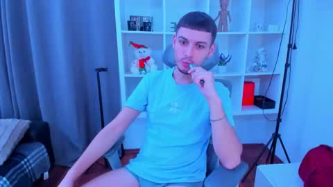 Snapshot of stashott69 chatting on December 22, 11:40 am STAS online show from December 22, 11:40 am