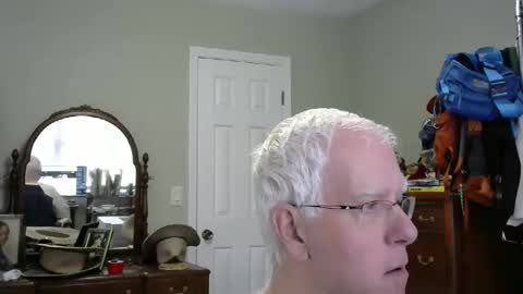 Snapshot of stasw20 chatting on January 1, 6:38 pm stasw20 online show from January 1, 6:38 pm