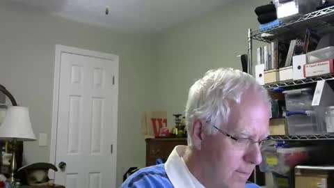 Snapshot of stasw20 chatting on October 17, 3:53 am stasw20 online show from October 17, 3:53 am