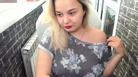 Snapshot of stasyasunshine chatting on October 13, 3:28 am stasyasunshine online show from October 13, 3:28 am