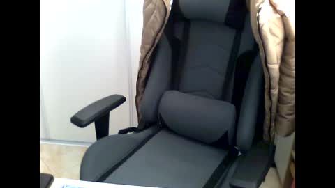 Snapshot of steb06 chatting on December 18, 3:18 pm steb06 online show from December 18, 3:18 pm