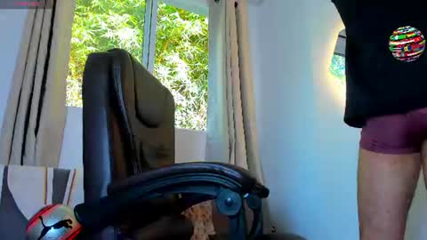 Snapshot of stebansilv_ chatting on June 29, 12:16 pm Steban online show from June 29, 12:16 pm