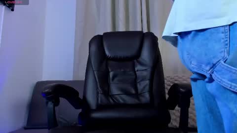Snapshot of stebansilv_ chatting on July 15, 11:37 am Steban online show from July 15, 11:37 am