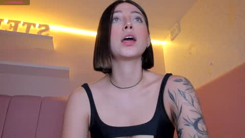 Stefa Gomez  online show from December 5, 1:49 pm