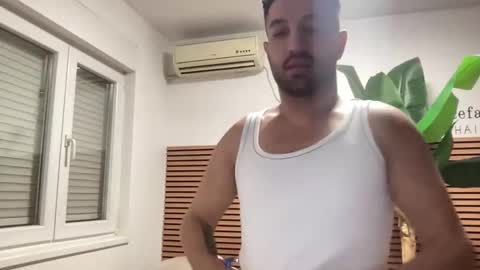 Snapshot of stefan0504 chatting on December 15, 3:49 pm stefan0504 online show from December 15, 3:49 pm