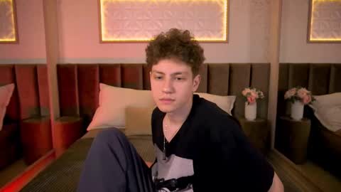 Esrefan online show from February 21, 8:10 pm