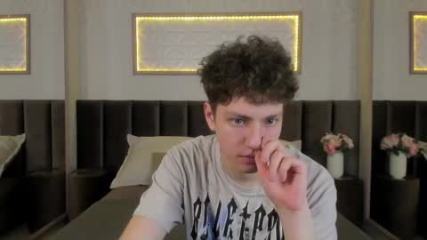 Esrefan online show from February 27, 7:58 pm