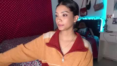 Im MiaIts my first day here  online show from December 26, 6:09 am