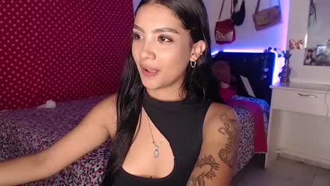 Im MiaIts my first day here  online show from December 27, 12:39 am