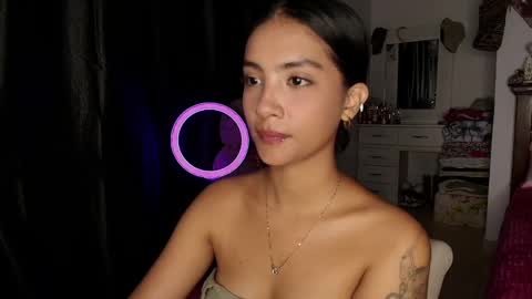 Im MiaIts my first day here  online show from September 11, 12:44 am