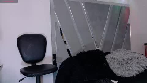 Snapshot of stefannym chatting on April 19, 2:11 am Stefy Milf online show from April 19, 2:11 am