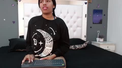 Stefany Brown online show from December 27, 11:17 am