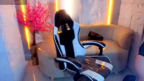 Snapshot of stefany_tx chatting on March 11, 8:59 pm Online 800 to 1400 online show from March 11, 8:59 pm