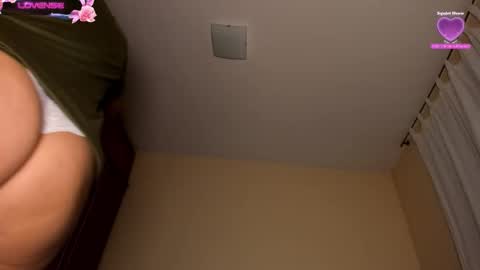 Snapshot of stefanyhotmilf chatting on September 23, 4:26 am stefany online show from September 23, 4:26 am