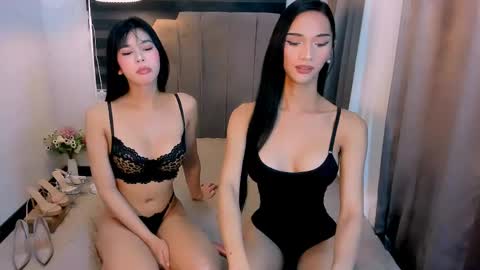 Snapshot of steffani_deluxe chatting on April 16, 4:46 am STEF online show from April 16, 4:46 am