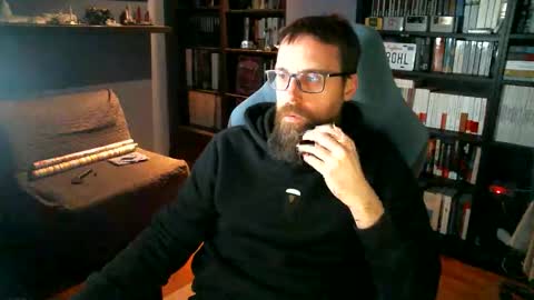 Snapshot of stefffg chatting on April 15, 7:10 pm MeStef online show from April 15, 7:10 pm