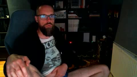 Snapshot of stefffg chatting on June 5, 9:42 pm MeStef online show from June 5, 9:42 pm