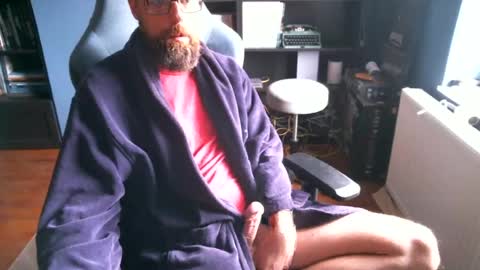 Snapshot of stefffg chatting on June 14, 7:43 am MeStef online show from June 14, 7:43 am