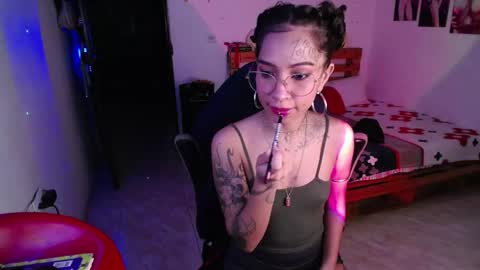 Snapshot of stefh420 chatting on November 7, 4:45 am online show from November 7, 4:45 am