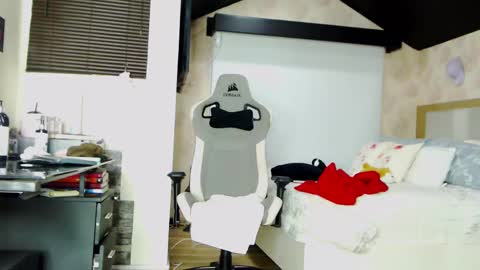 Snapshot of stefi_alizon chatting on February 25, 4:46 am Zuly online show from February 25, 4:46 am