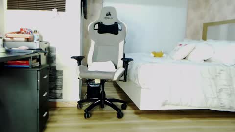 Snapshot of stefi_alizon chatting on March 12, 3:46 am Zuly online show from March 12, 3:46 am