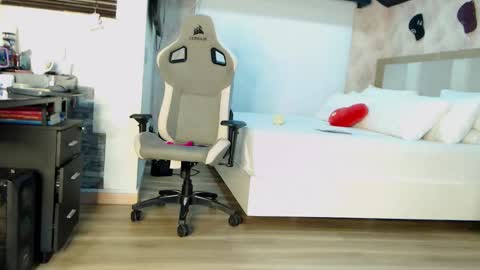 Snapshot of stefi_alizon chatting on September 14, 12:32 am Zuly online show from September 14, 12:32 am