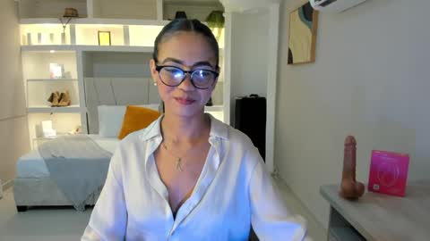 Stefana Mirlow  online show from June 5, 2:01 pm