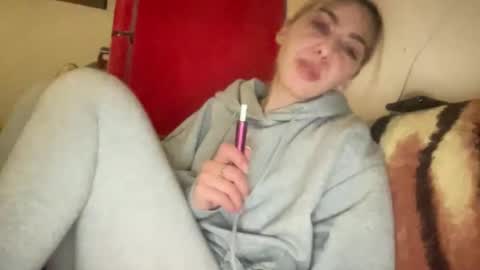 Snapshot of stefy_glow chatting on February 25, 7:58 pm stefy_glow online show from February 25, 7:58 pm