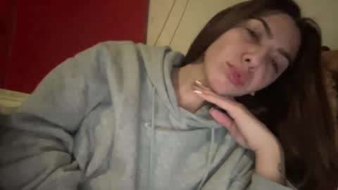 Snapshot of stefy_glow chatting on March 10, 2:06 am stefy_glow online show from March 10, 2:06 am