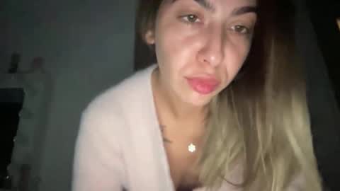 Snapshot of stefy_glow chatting on October 12, 8:52 pm stefy_glow online show from October 12, 8:52 pm