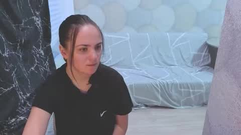 Snapshot of stella820422 chatting on January 11, 2:27 am stella820422 online show from January 11, 2:27 am