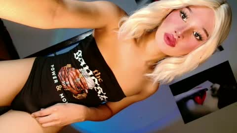Snapshot of stella_bigload69 chatting on June 30, 12:11 am stella_bigload69 online show from June 30, 12:11 am