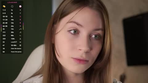 Snapshot of stella_of_steel chatting on October 16, 8:37 am Stella online show from October 16, 8:37 am