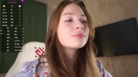 Snapshot of stella_of_steel chatting on October 18, 9:43 am Stella online show from October 18, 9:43 am