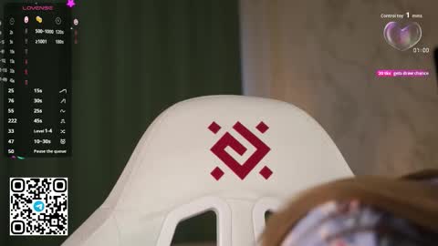 Snapshot of stella_of_steel chatting on November 19, 9:53 am Stella online show from November 19, 9:53 am